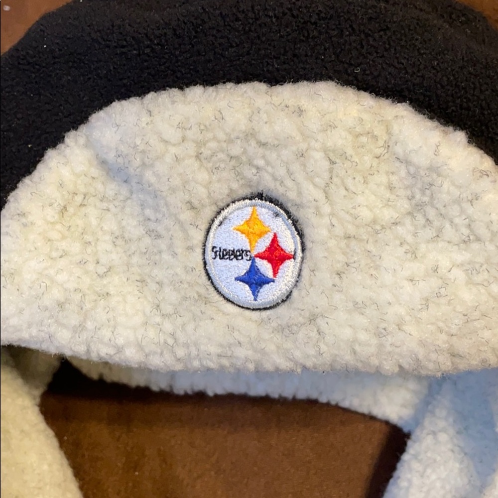 ❄️Steelers warm toddler hat with ear flaps ❄️ - Picture 2 of 7